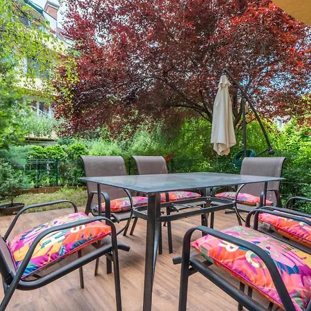 Spacious And Stylish 2bdrm Near Tokuda Hospital Apartment