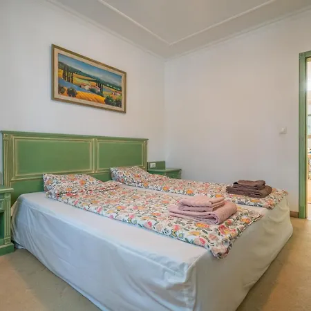 Spacious And Stylish 2bdrm Near Tokuda Hospital