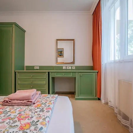 Spacious And Stylish 2bdrm Near Tokuda Hospital Apartment Sofia