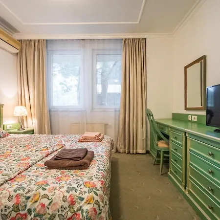Apartment Spacious And Stylish 2bdrm Near Tokuda Hospital