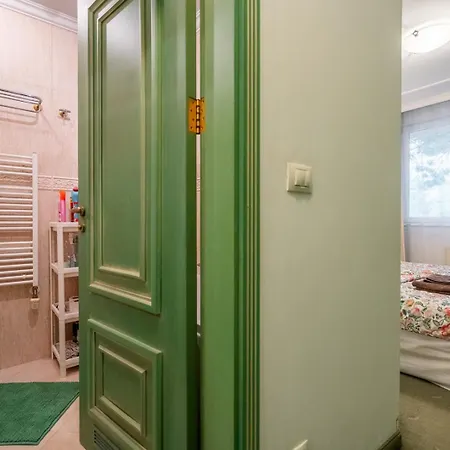 Spacious And Stylish 2bdrm Near Tokuda Hospital Apartment *