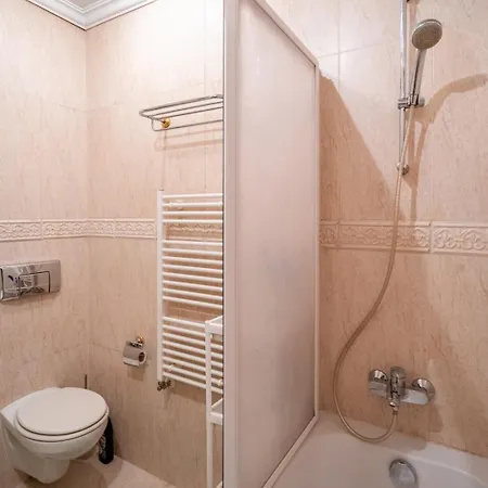 Apartment Spacious And Stylish 2bdrm Near Tokuda Hospital Sofia