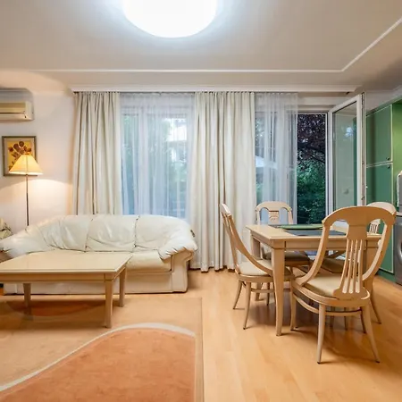 Spacious And Stylish 2bdrm Near Tokuda Hospital