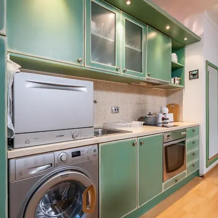 Spacious And Stylish 2bdrm Near Tokuda Hospital Apartment