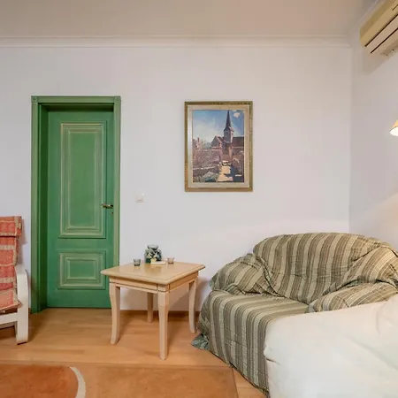 Spacious And Stylish 2bdrm Near Tokuda Hospital *